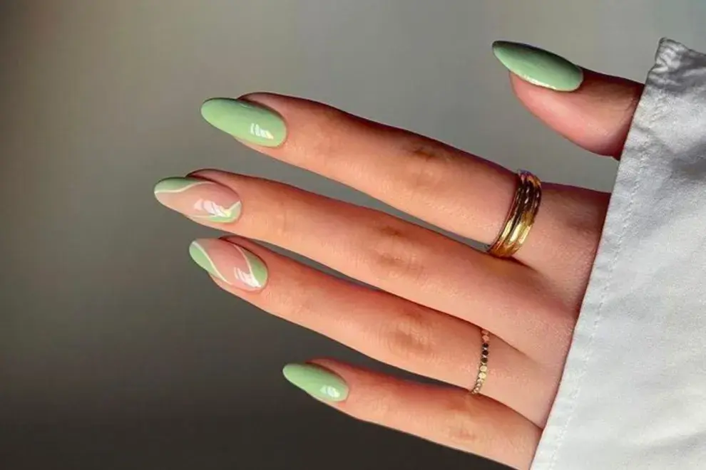 7 diseños de nail art en color matcha para que te inspires.