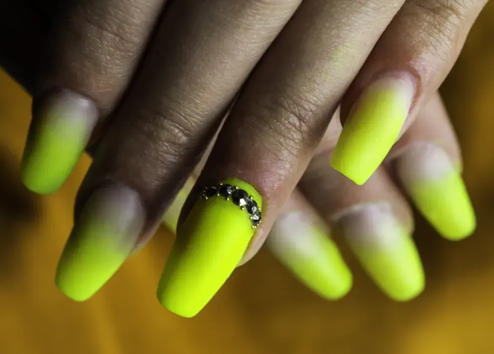 Colores de uñas para lucir más tu piel bronceada.