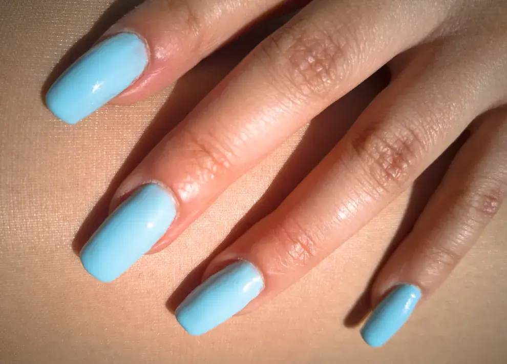 Colores de uñas para lucir más tu piel bronceada.