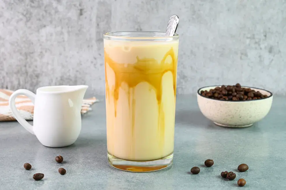 Receta para hacer caramel macchiato helado en casa.