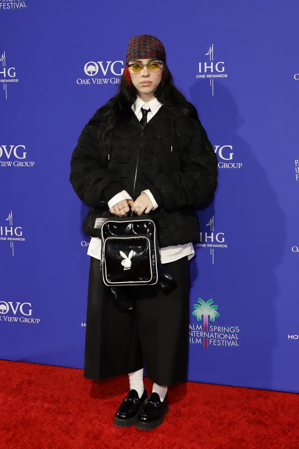 Billie Eilish en la alfombra roja de Palm Springs Film Festival.