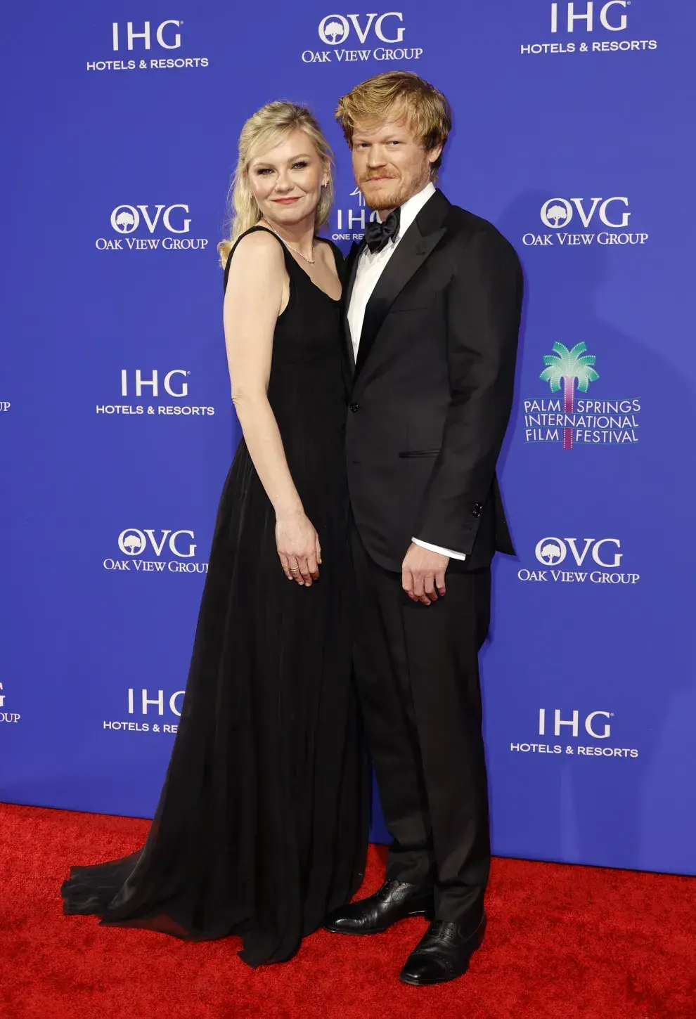  Kirsten Dunst y Jesse Plemons en la alfombra roja de Palm Springs Film Festival.