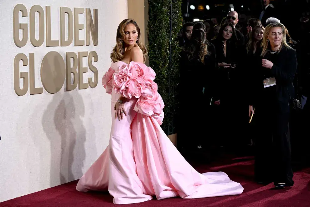 La cantante y actriz se llevó todas las miradas en la red carpet de la entrega de premios.