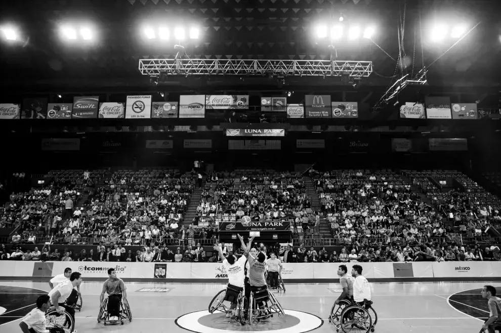 Selección Argentina de básquet en silla de ruedas masculina. Primer Día Paralímpico Argentino. Estadio Luna Park, C.A.B.A. Diciembre 2014.