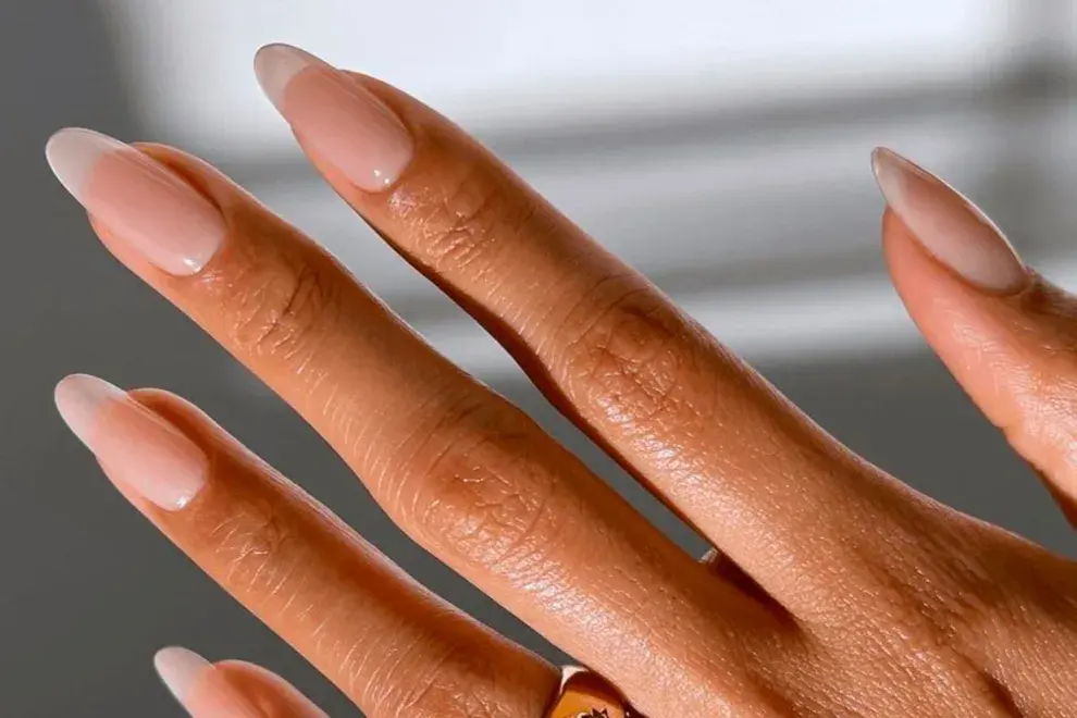 8 diseños de nail art que son ideales para usar con uñas largas.