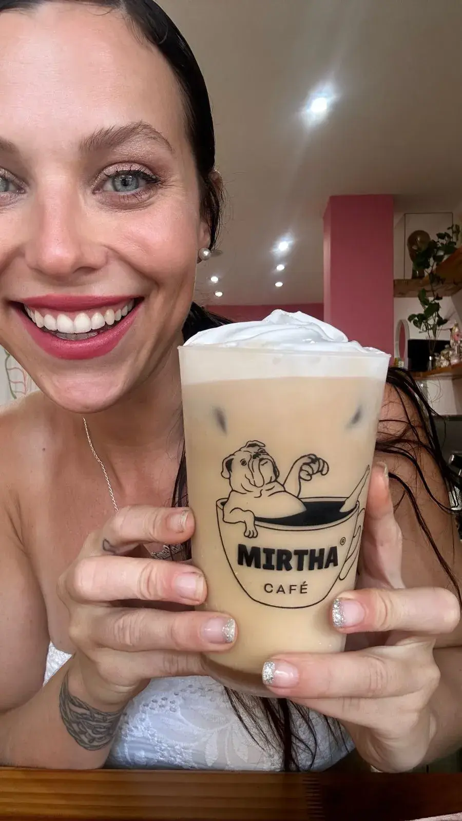 Nada como un café helado para enfrentar el calor.