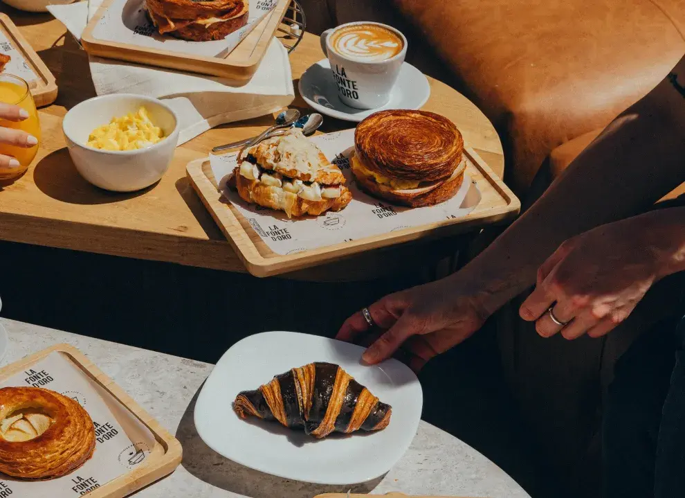 Las croissant bicolor rellenas con Nutella, un antojo que no podés dejar pasar.