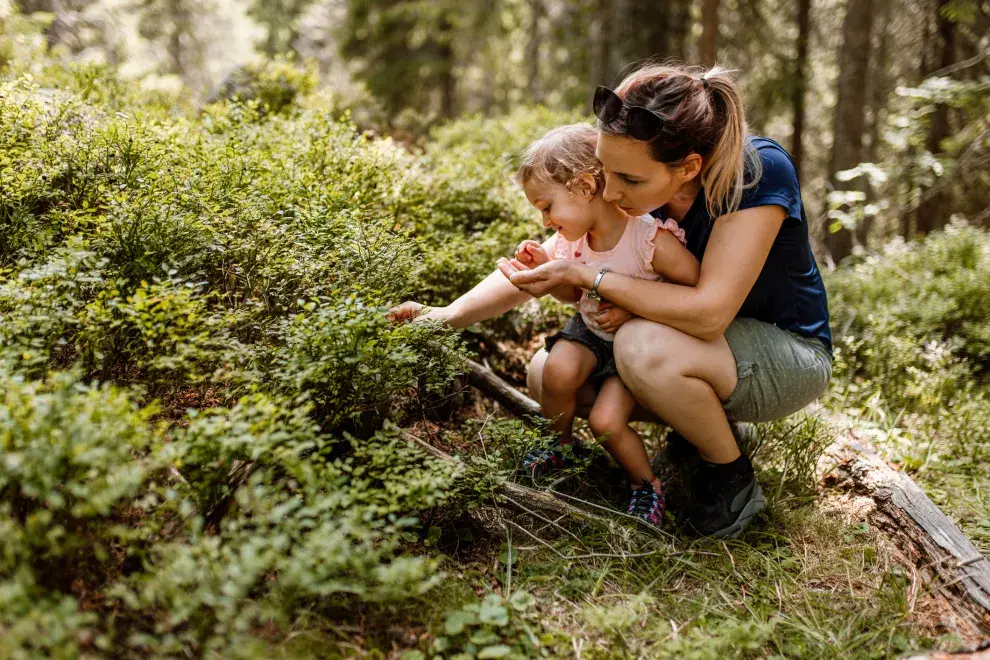  En los pequeños actos cotidianos de pedir permiso y de esperar su respuesta (cuando es posible) estamos ubicando a los niños y niñas en un lugar activo y participativo.