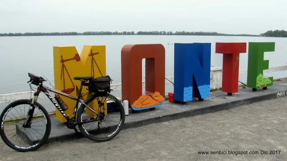 La laguna de San Miguel de Monte acompañando a la bicicleta