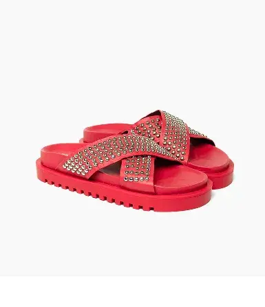 Sandalias con tachas, Paruolo $62.700