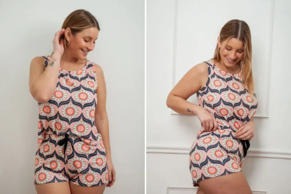 Con estampa vintage de inspiración años setenta, una opción de algodón fresca de remera y short. Pupas