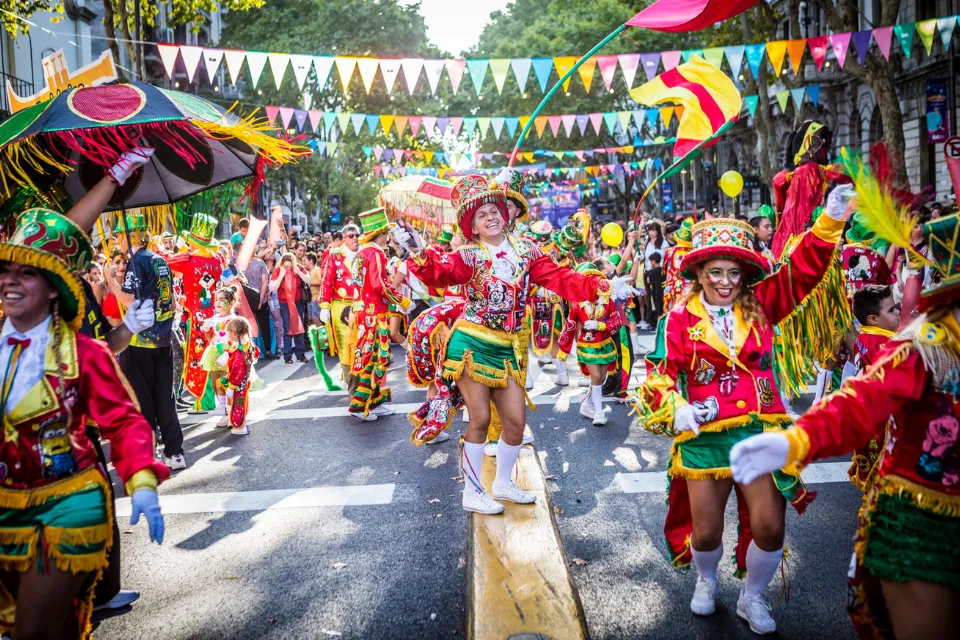 Horarios, direcciones y cortes de calle en CABA por el Carnaval 2024.