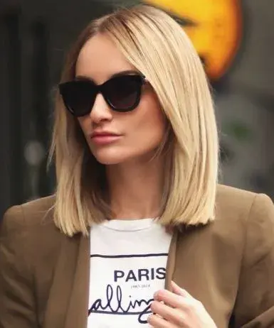 Si te gusta el pelo lacio, podés hacerte un Long bob recto y con raya al medio. Te va a dar un estilo chic y elegante al mismo tiempo.