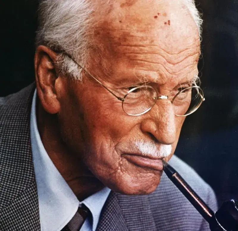 Carl Jung, el psicólogo que creó el término introvertido y extrovertido.