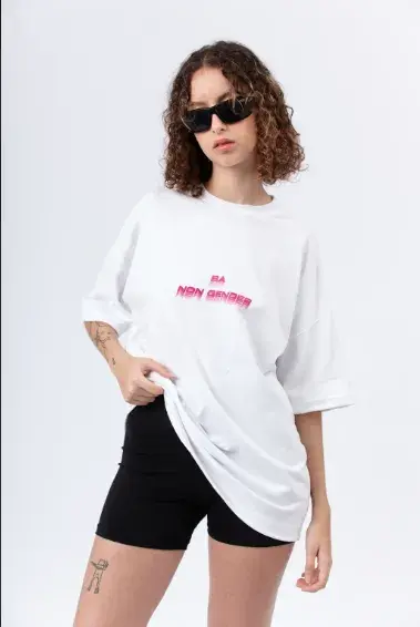 Remerón blanco con estampa. ANM $29.800