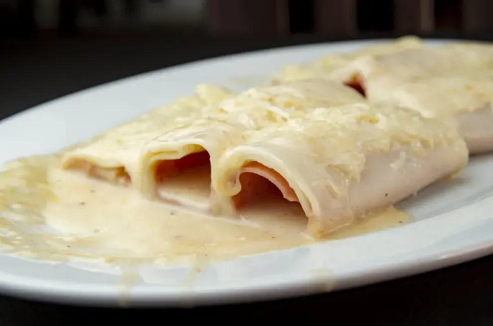 Canelones de jamón y queso sin harinas.