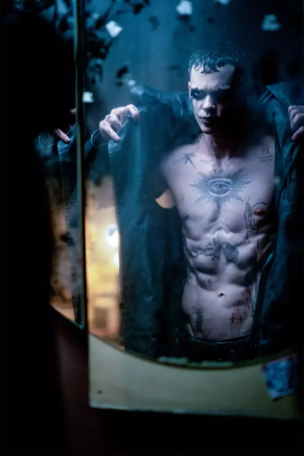 Bill Skarsgård es el protagonista de la nueva adaptación de El cuervo.