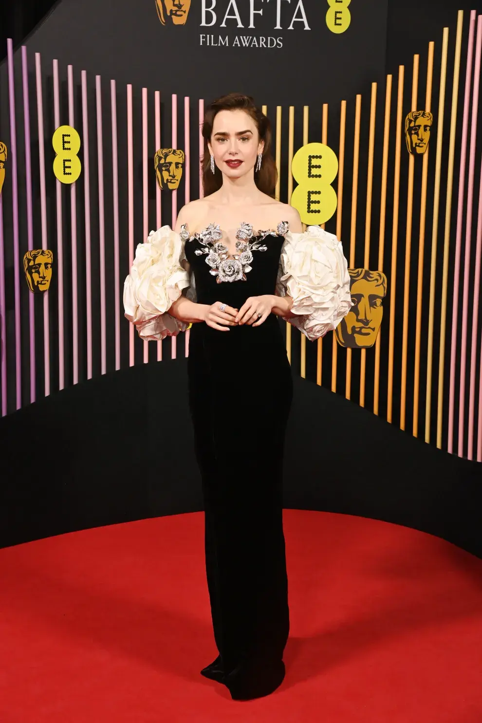 Lily Collins en la entrega de los Premios BAFTA 2024.