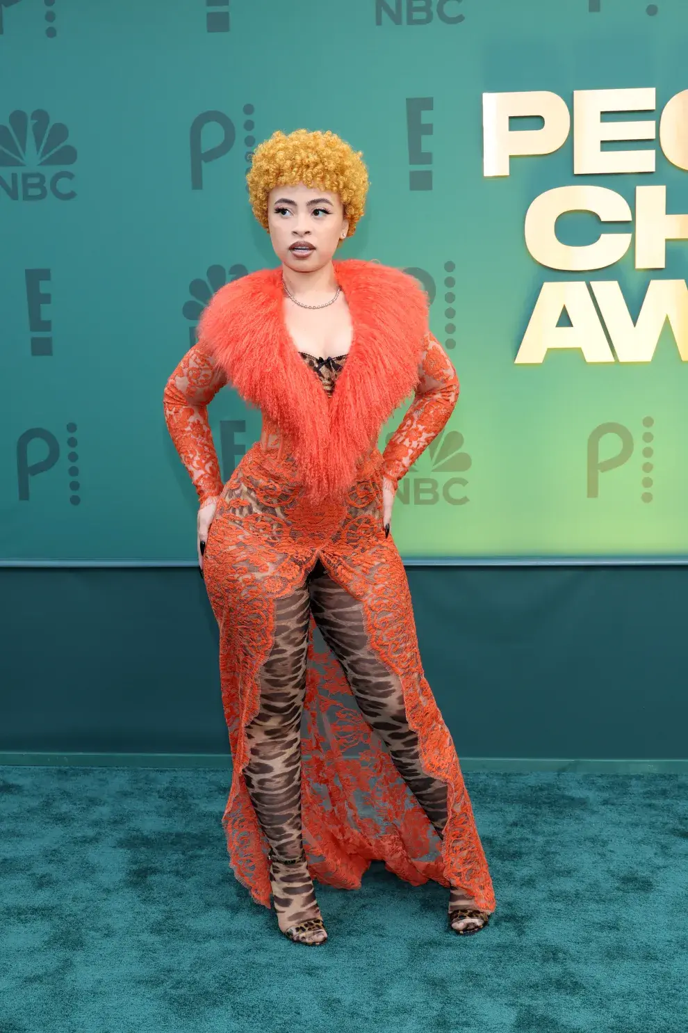 Ice Spice en la alfombra roja de los People's Choice Awards 2024.