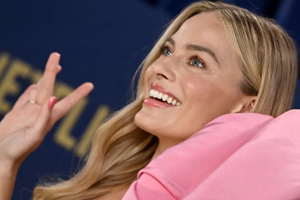 Margot Robbie en la alfombra roja de los SAG Awards 2024.