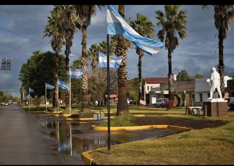 Boulevard Raúl Alfosín, una de las arterias principales de Lezama