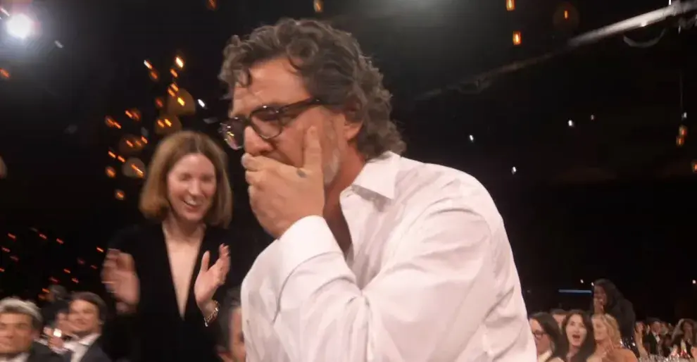 La reacción de Pedro Pascal al recibir el premio a mejor actor en drama en los SAG Awards 2024.