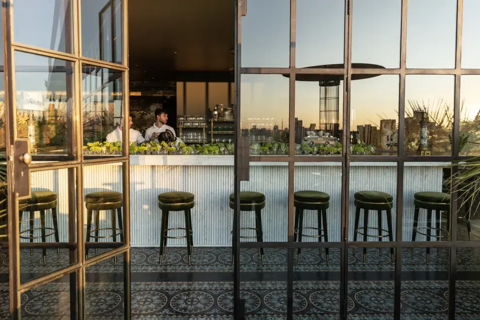 Polo Bamba Bar está ubicado en el Hotel Montevideo.