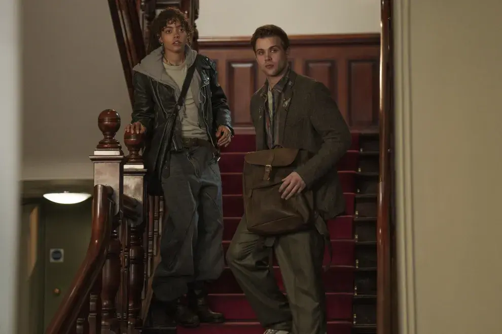 Primera imagen oficial de Prime Target, serie de Apple TV+ protagonizada por Leo Woodall, el protagonista de One Day.