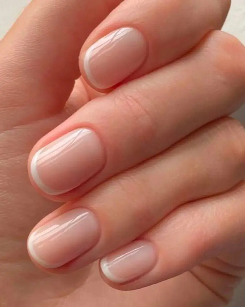 La manicura norteamericana también es un sí, sobre todo si te gusta el nail art natural.