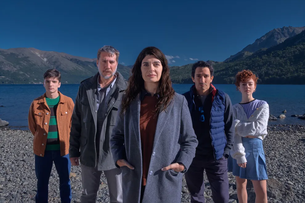 Primera imagen oficial de Atrapados, serie argentina de Netflix.