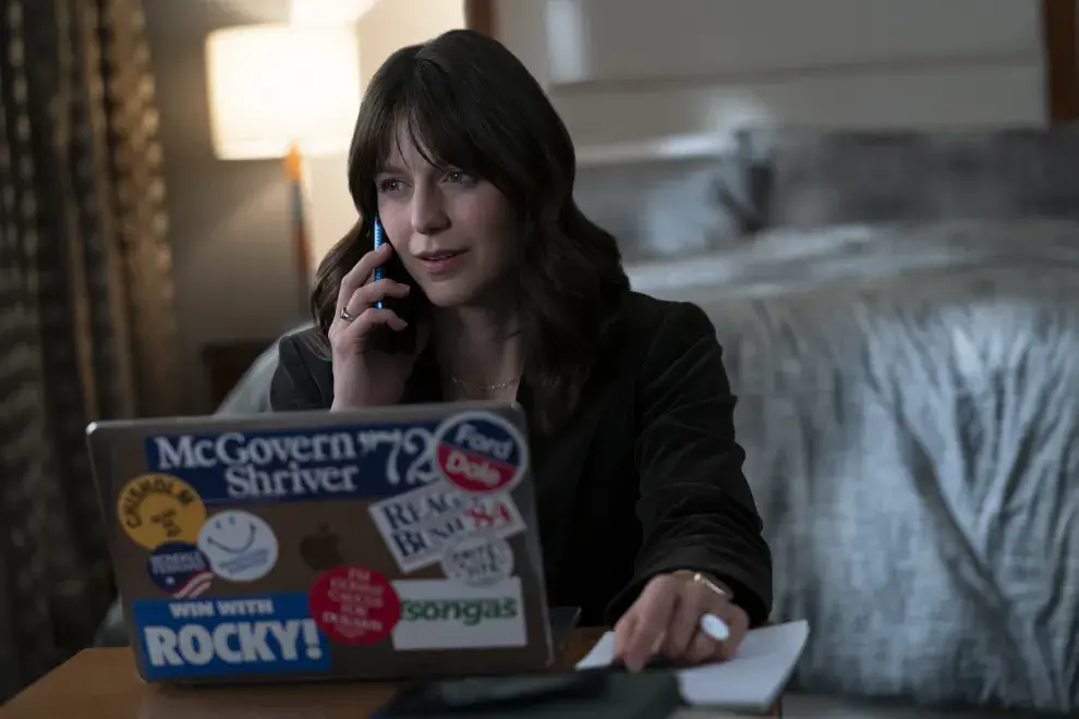 Melissa Benoist interpreta a Sadie McCarthy en The Girls on the Bus.