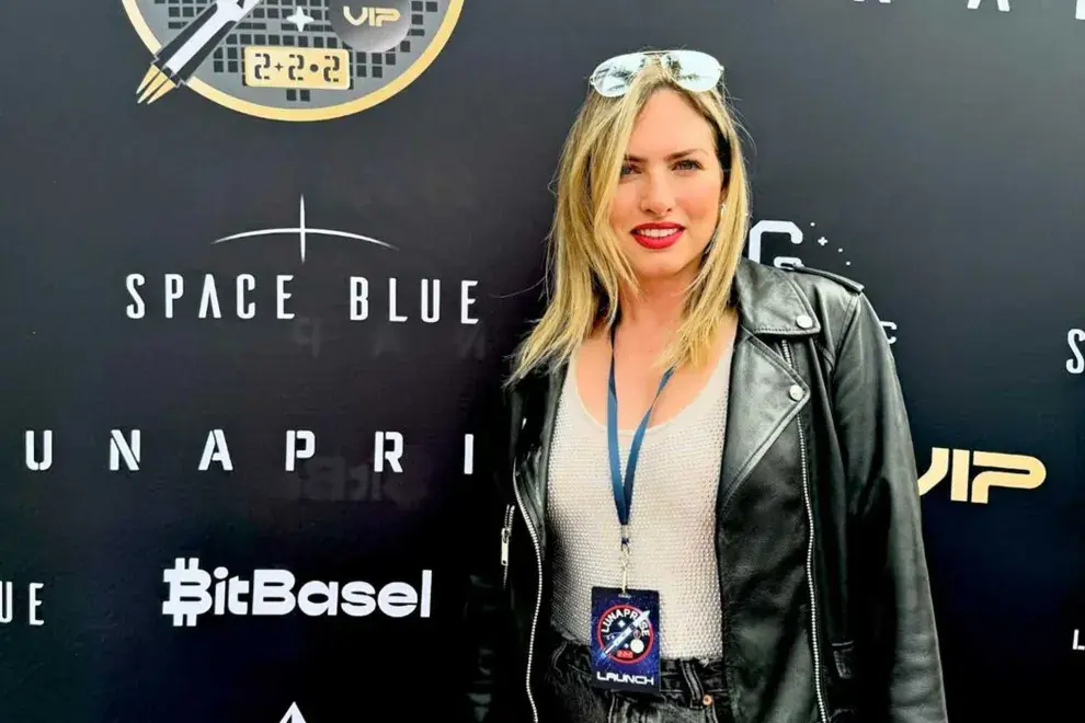 Luli Sulichin, la artista argentina que expondrá en la luna