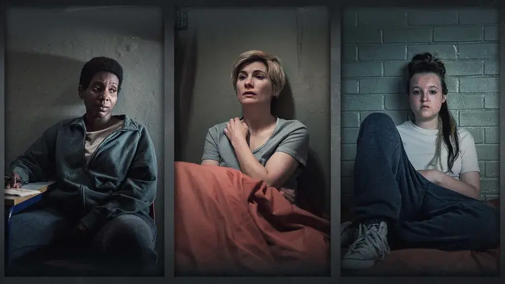 Tamara Lawrance, Jodie Whittaker y Bella Ramsey en la segunda temporada de Time.