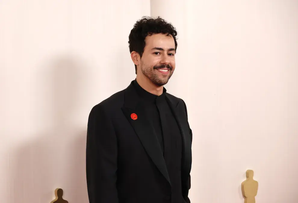 Ramy Youssef en los Premios Oscar 2024.