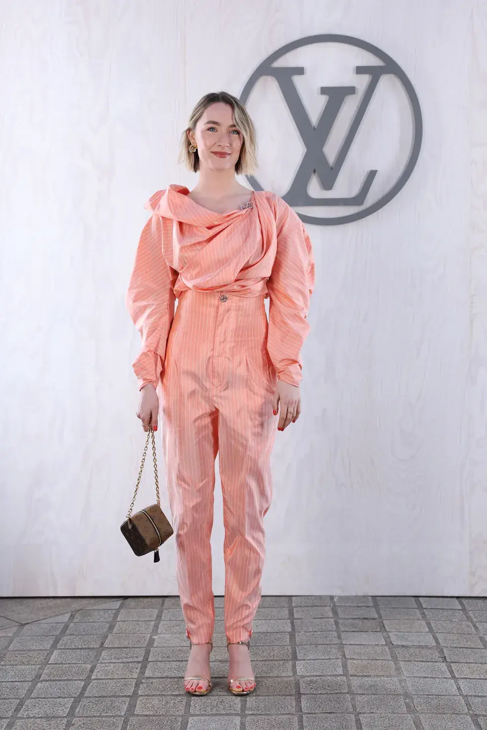 Saoirse Ronan en el desfile de Louis Vuitton en la Semana de la Moda en París. 