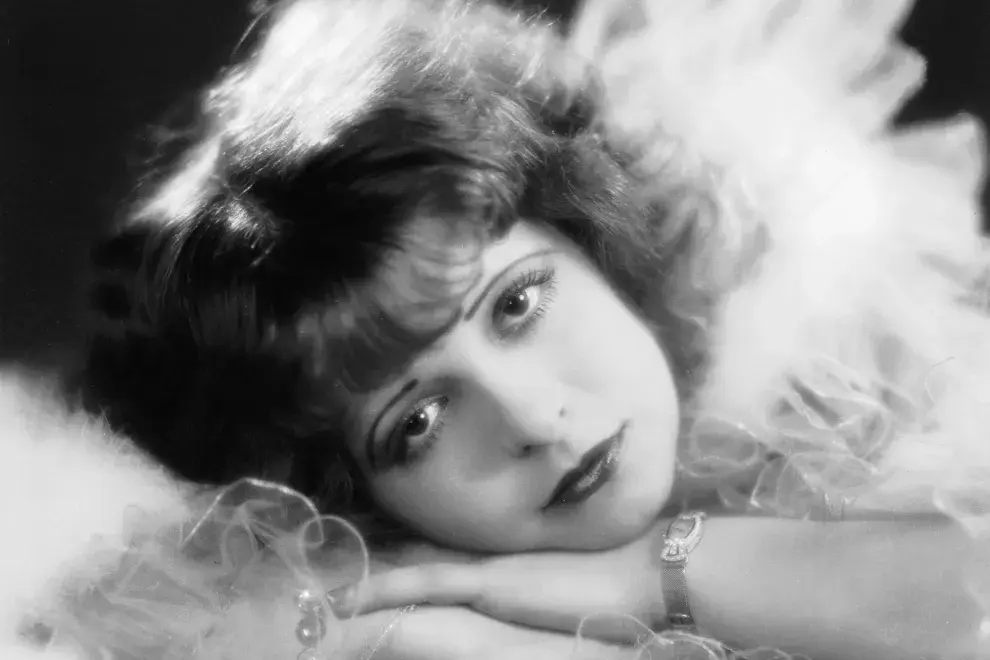 Clara Bow protagonizó la primera película en ganar un Premio Óscar como Mejor Película.