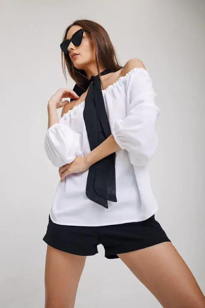 Tipo blusa, en color blanco. @carameier_