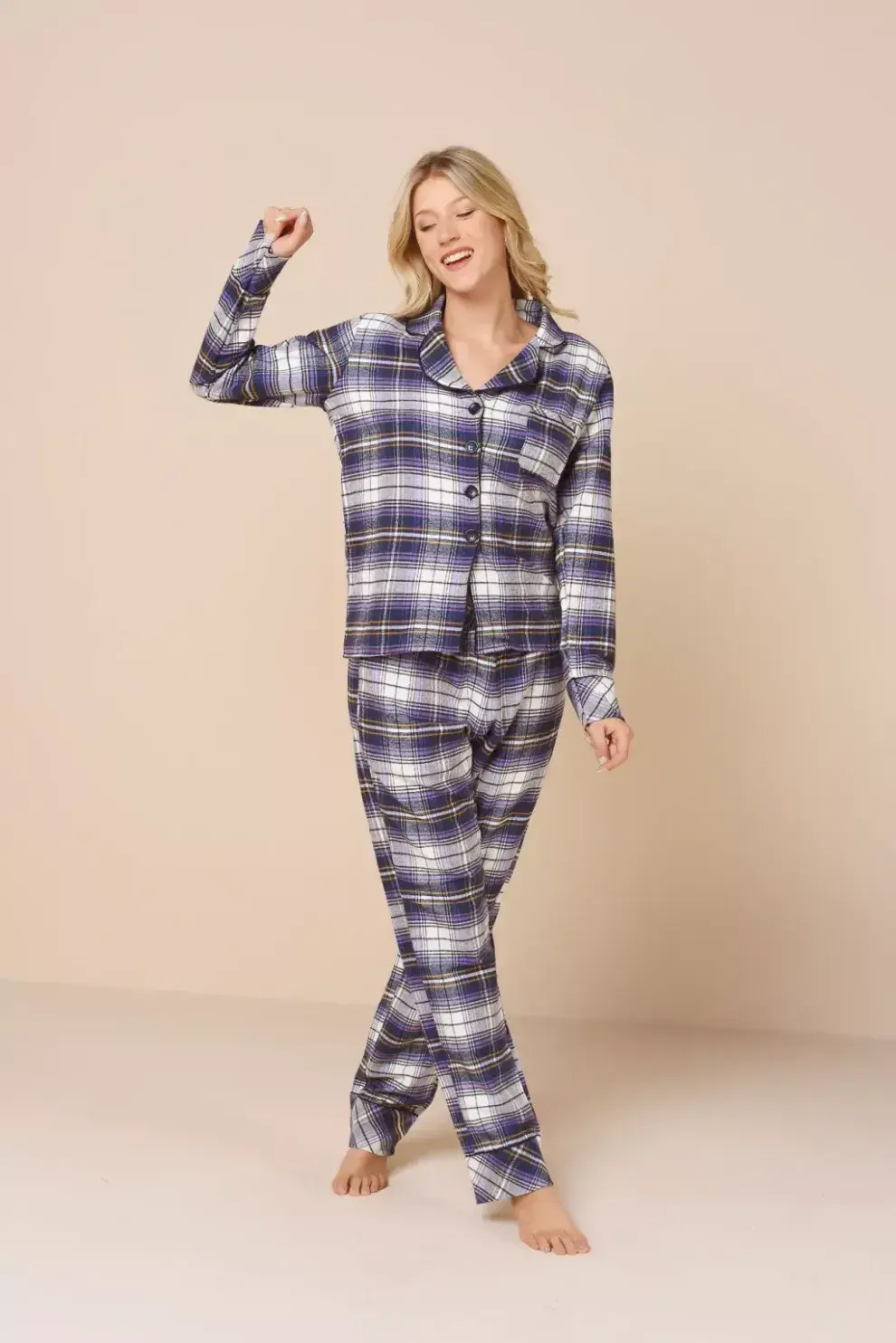 Este pijama escocés está confeccionado con algodón y lana, ¡muy abrigadito! @almacendepijamas