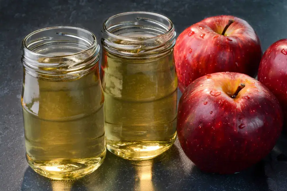 Tomar vinagre de manzana en ayunas podría ser contraproducente para el estómago dado que daña sus mucosas gástricas