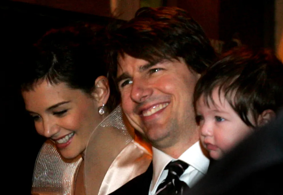 Tom Cruise y Katie Holmes con su pequeña hija, Suri.