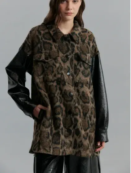 Abrigo leopard print, Kosiuko $370.000