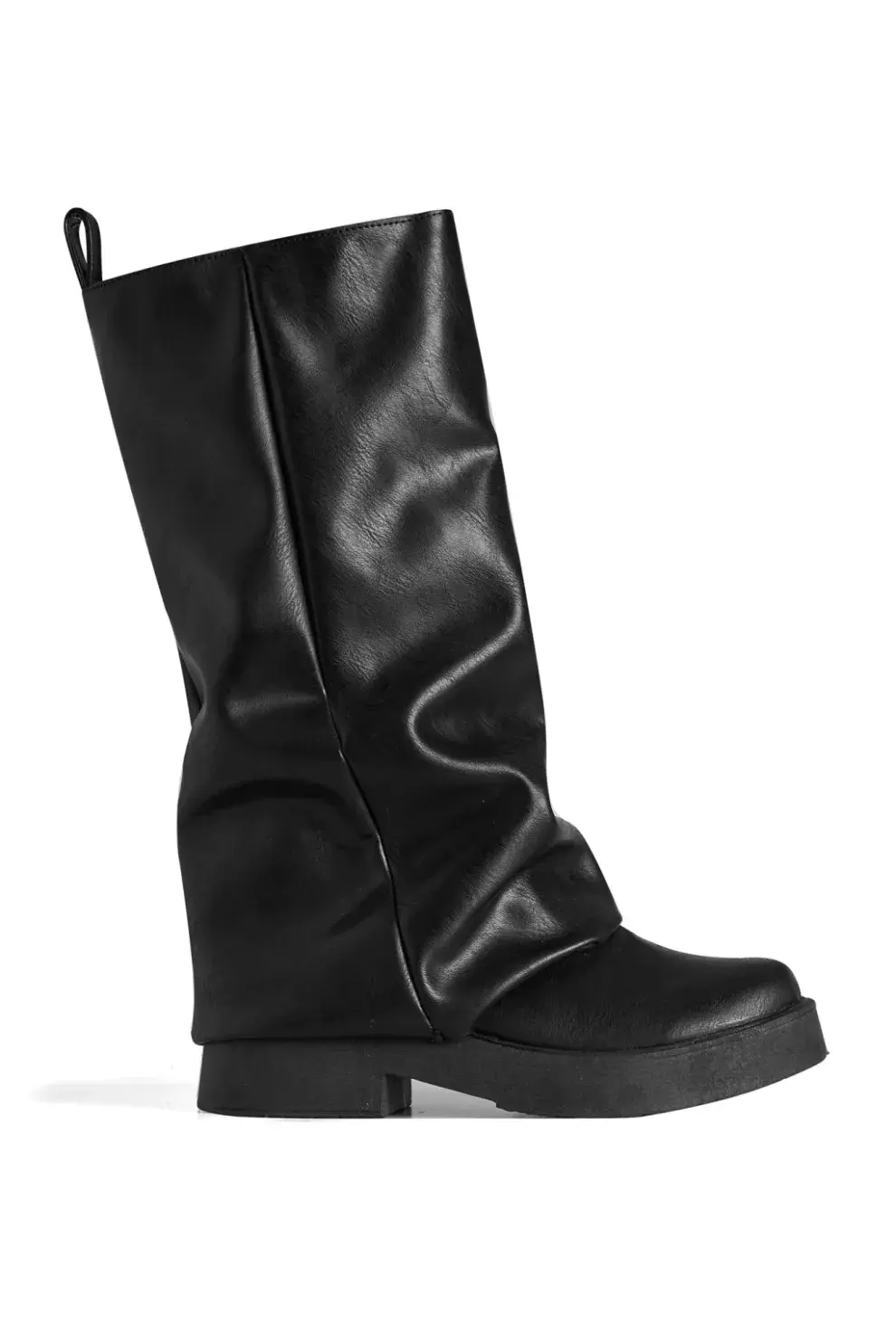 Botas "slouchy", bien holgadas, una de las últimas tendencias. Este modelo es de @macu.shop