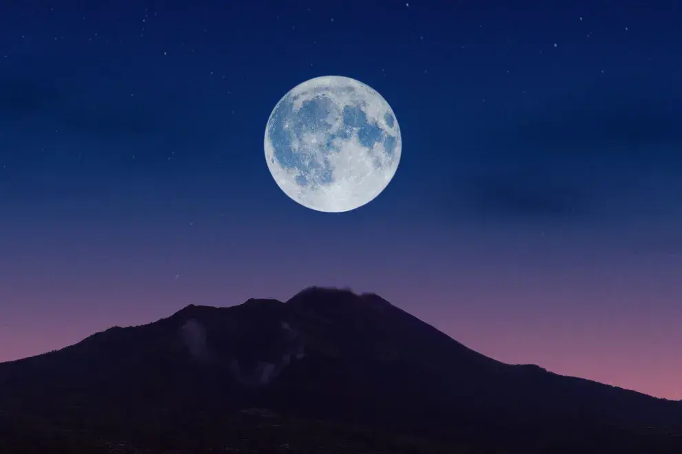 Cuándo será la luna llena de abril y qué energía traerá.