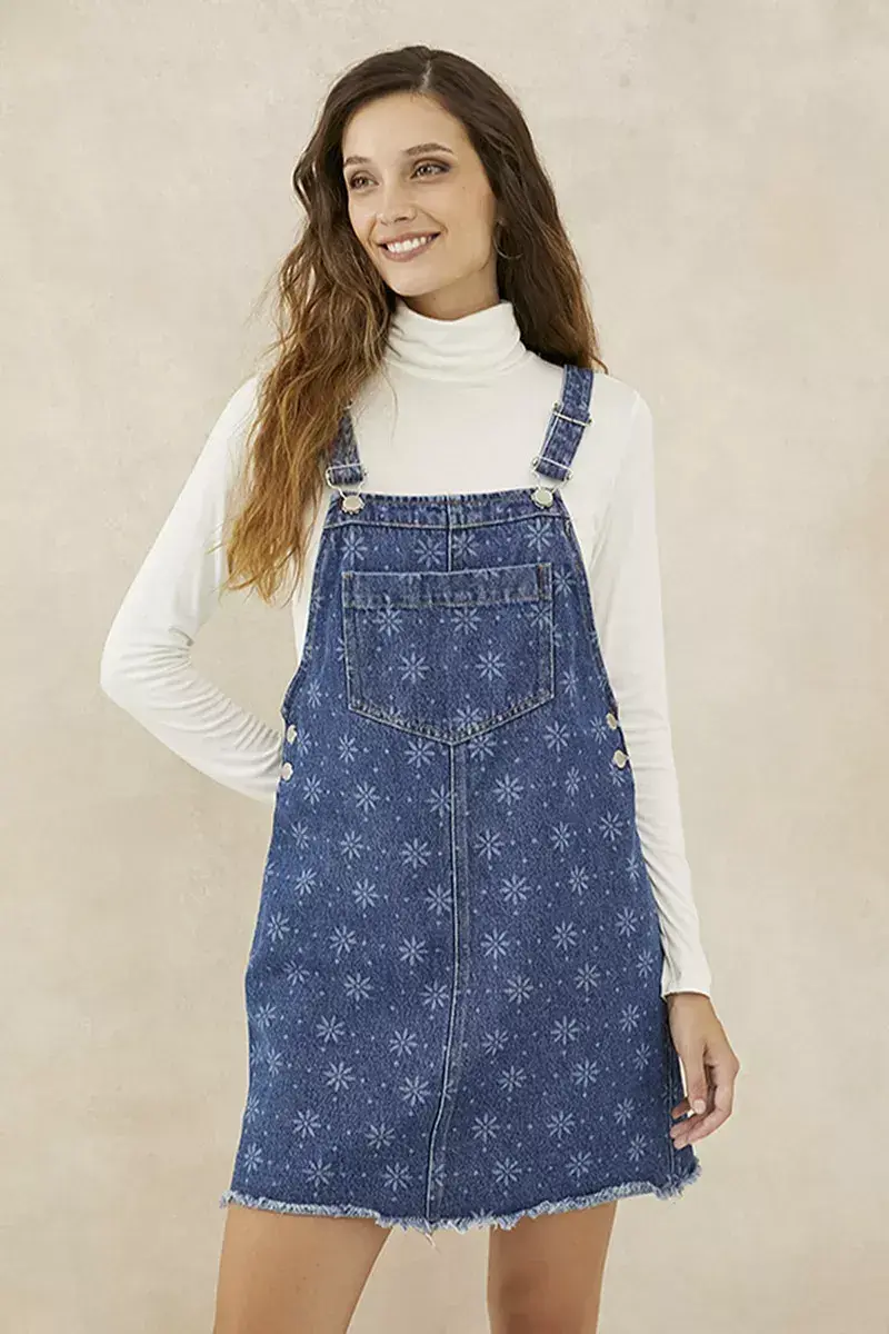 El jumper también se adapta a cualquier estación. En invierno lo podés usar con polera y medias largas. @rimmelmoda