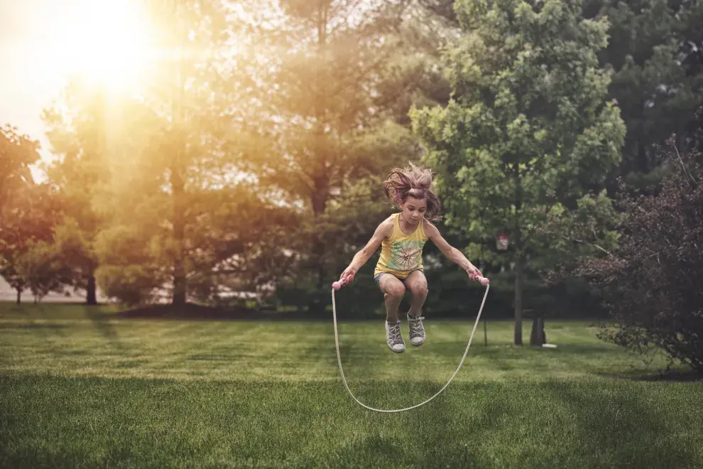 Algunas rutinas de autocuidado claves son las actividades al aire libre, el buen descanso, la alimentación saludable y un tiempo destinado al diálogo seguro en familia.