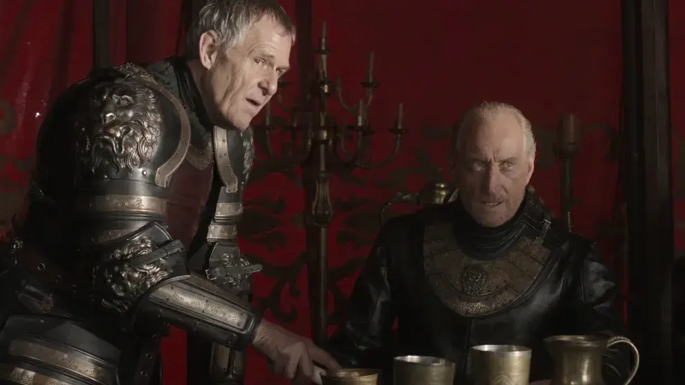 Ian Gelder y Charles Dance en una escena de la serie Game of Thrones (Juego de Tronos).