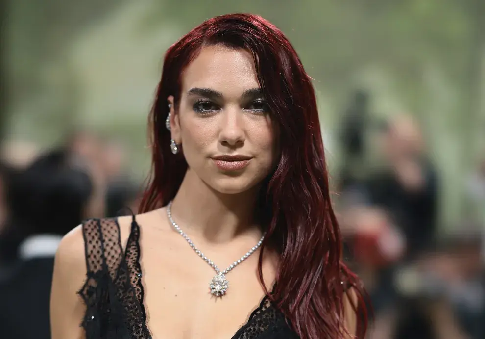 Dua Lipa habló sobre su enorme amor y pasión por la astrolgía.