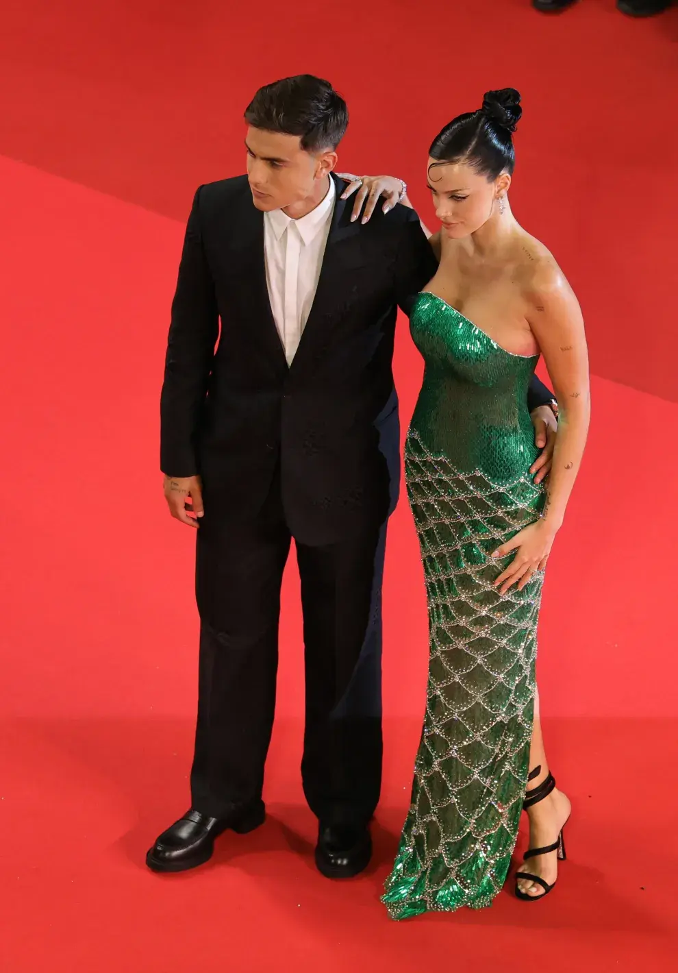 Oriana Sabatini y Paulo Dybala en el Festival de Cannes 2024.