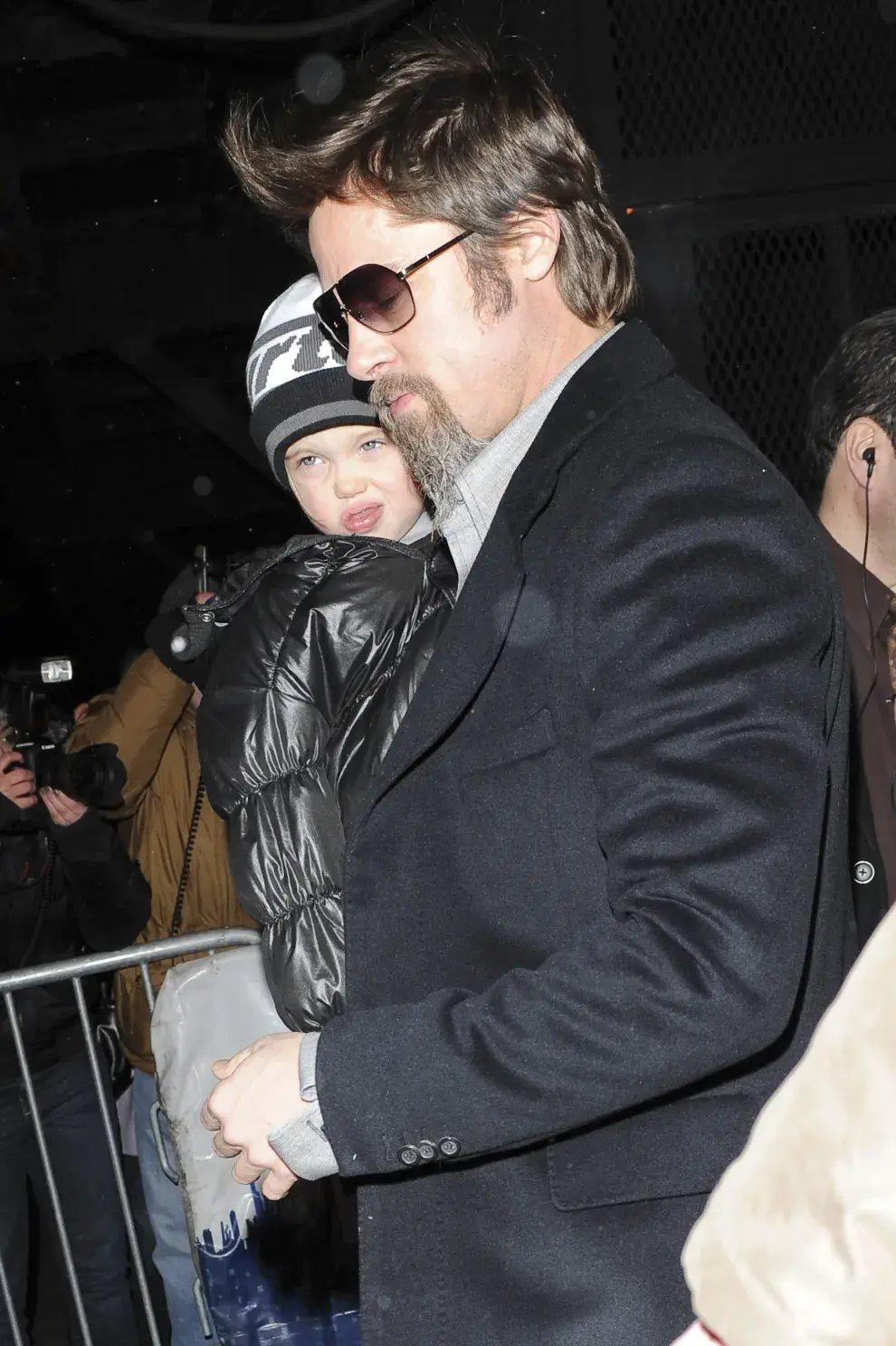 Brad Pitt con Shiloh Nouvel Jolie-Pitt, en 2010.