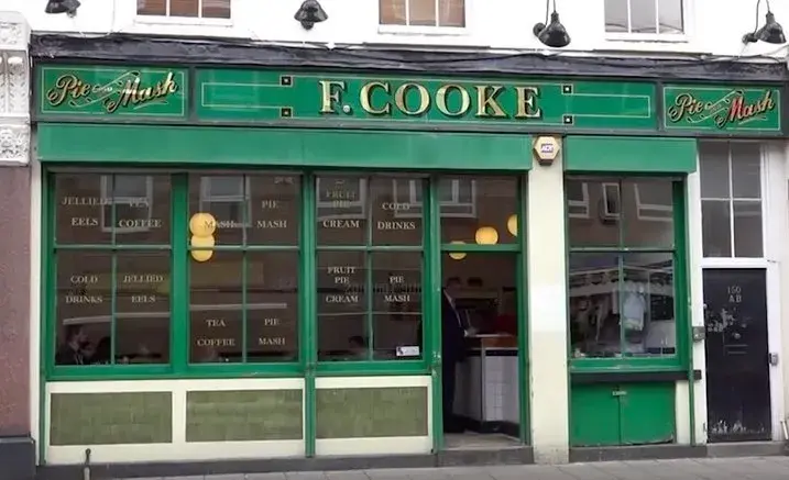 F Cooke, el bar donde Donny y Martha toman un café... que no termina del todo bien.